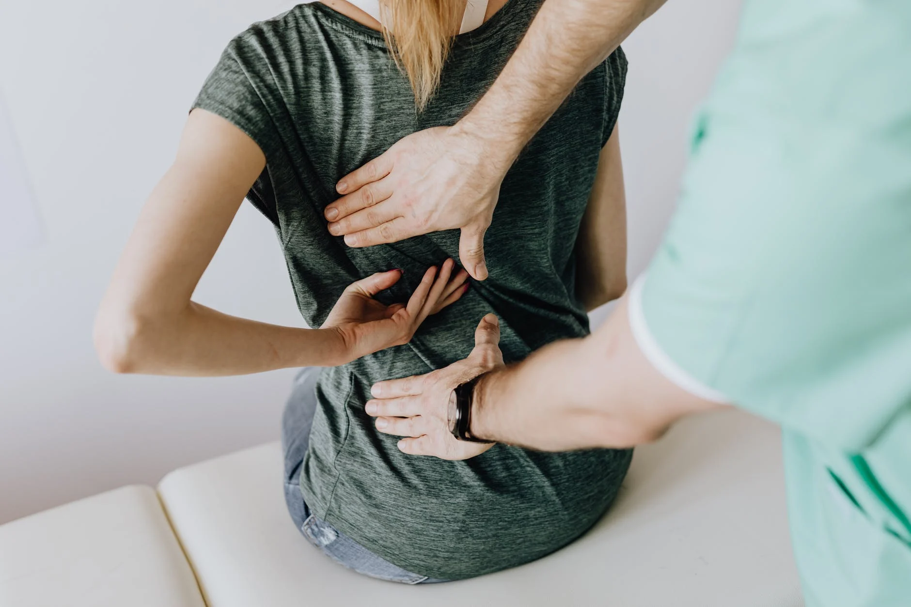 4 Easy ways to quickly relieve back pain