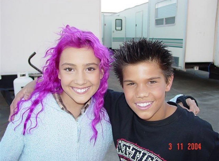 Taylor Dooley & Taylor Lautner on the set of “The Adventures of Sharkboy & Lavagirl” (2004)