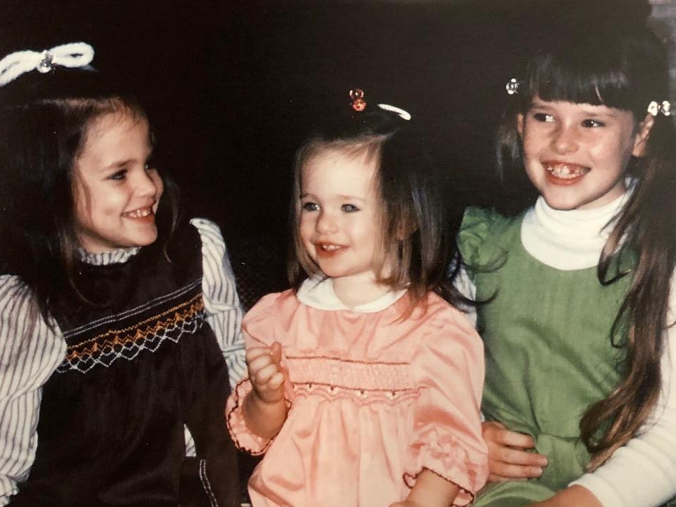 Jennifer Garner with her two childhood friends