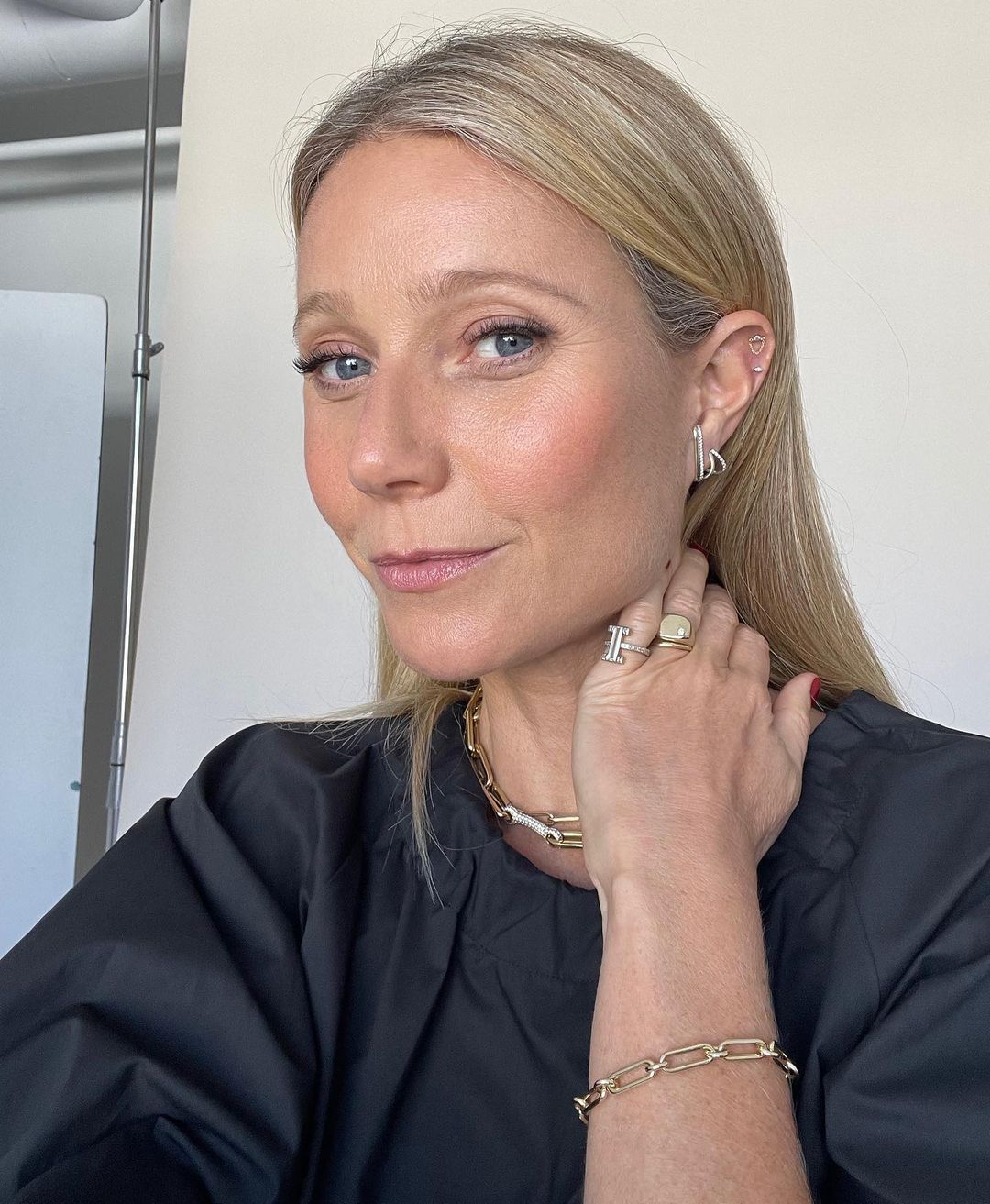 Wrinkle-free Gwyneth Paltrow after receiving Xeomin treatment