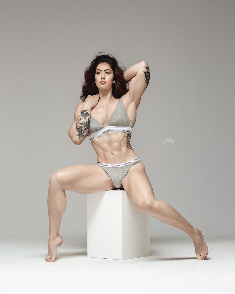 The Life Of Fitness Model Natasha Aughey 