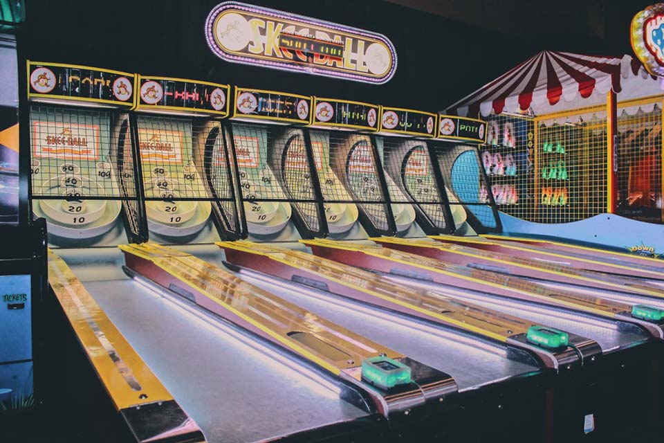 Fun And Interactive Skeeball Machine - Family Fun For All Ages