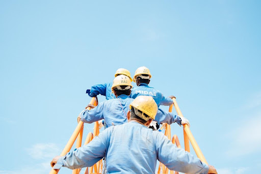Top Ways Contractors Can Reach More Clients In The Digital Age