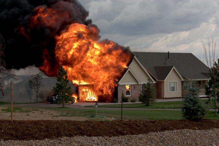 Dream About House On Fire - Common Dream Interpretations & Its Meanings