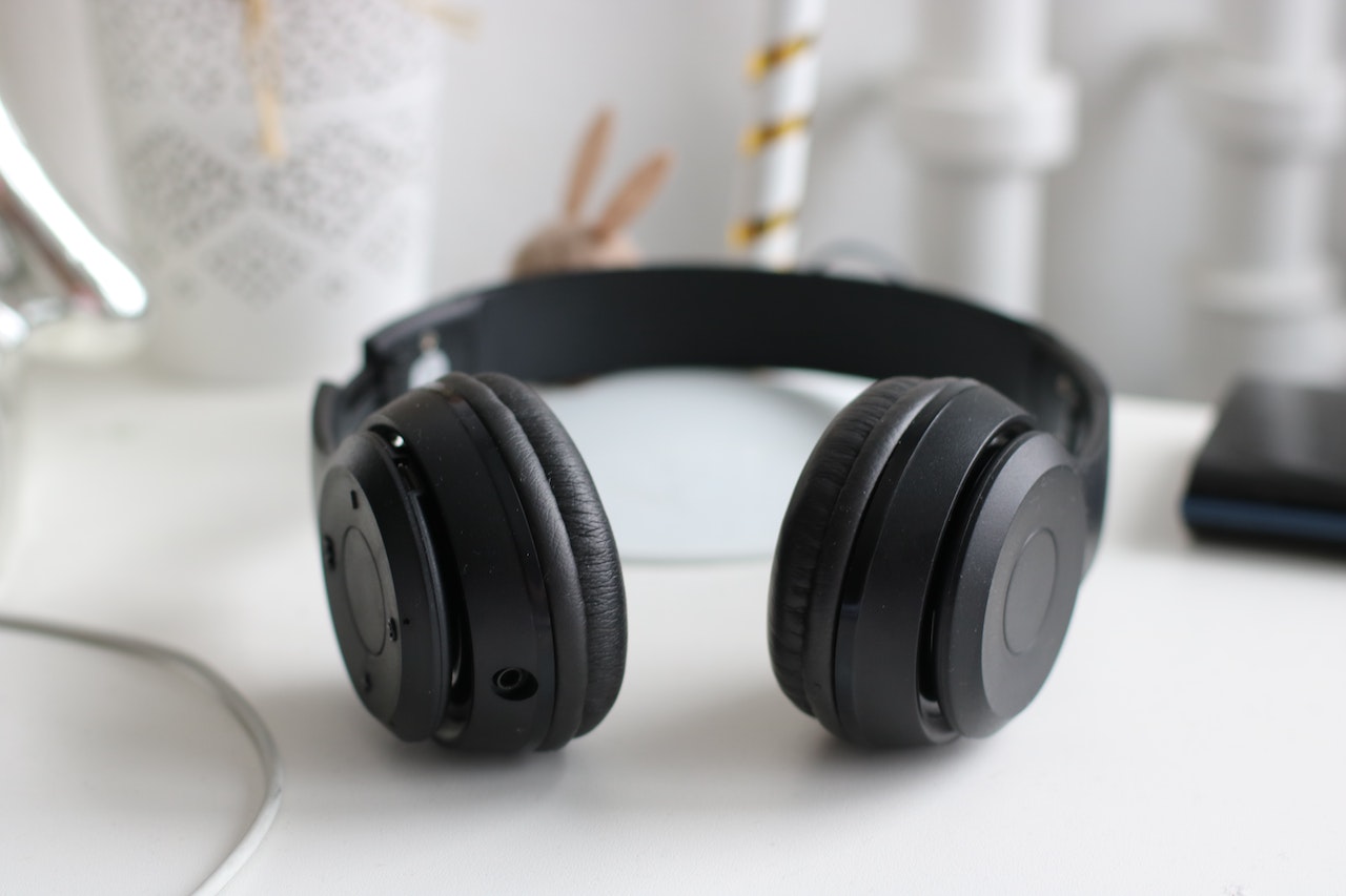 How To Choose The Right Pair Of Headphones For Your Needs - From Sound Quality To Style