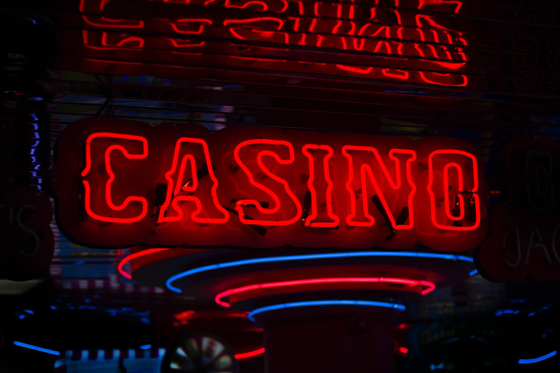 A large ‘casino’ sign in neon red lights