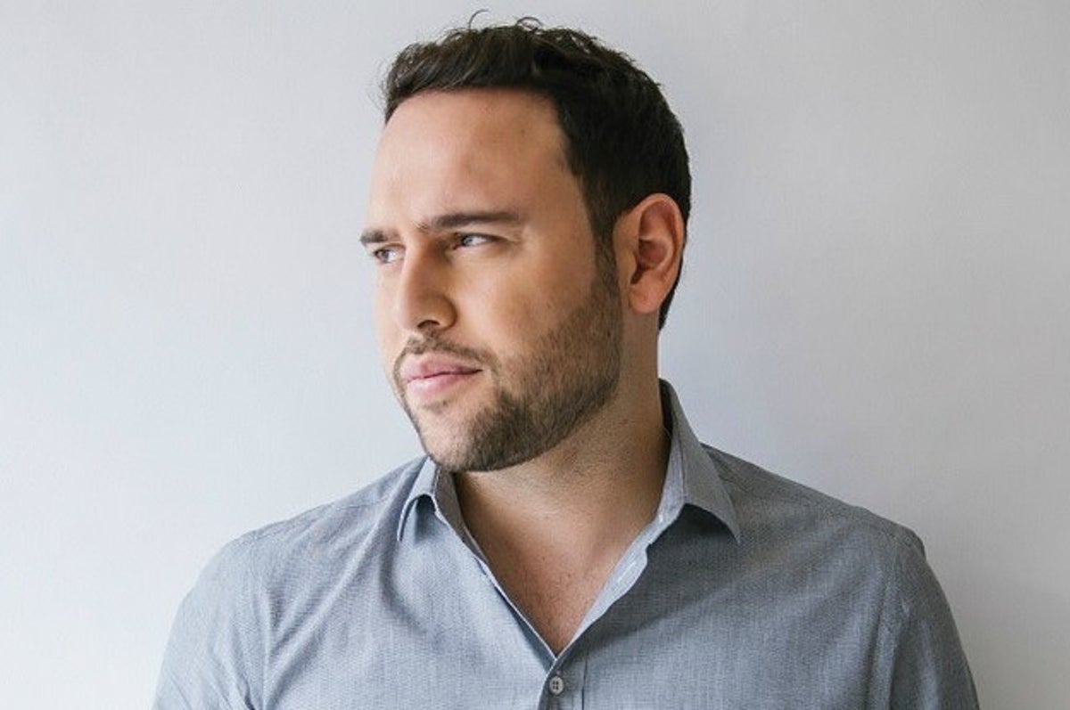 Scooter Braun Reacts To Idina Menzel And Demi Lovato Departures In A Tweet