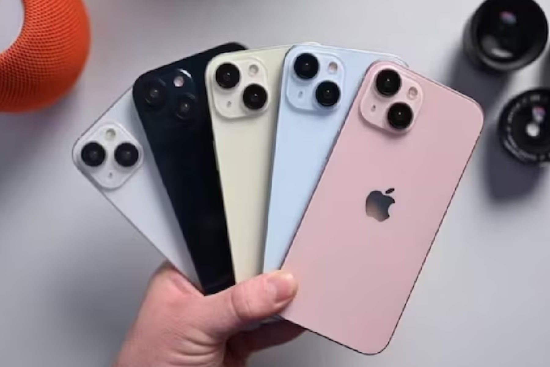 The new iPhone 15 comes in five different colors