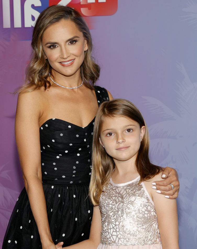 Charlotte Easton Gillies with her mother Rachael Leigh Cook