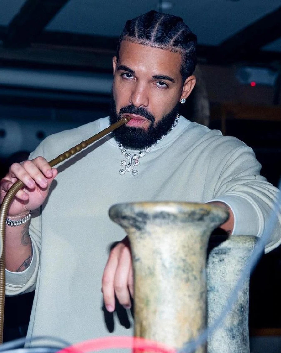 Drake smoking hookah