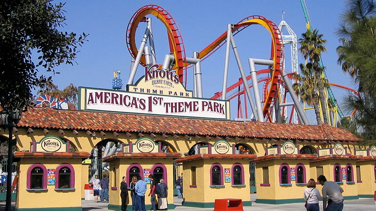 Front view of knott's berry theme park 