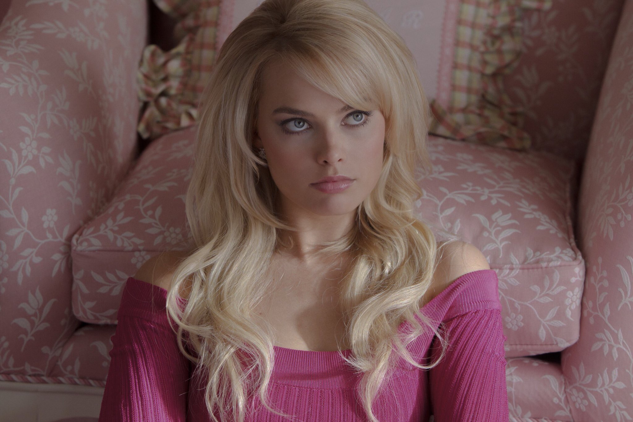 Margot Robbie wearing a pink outfit