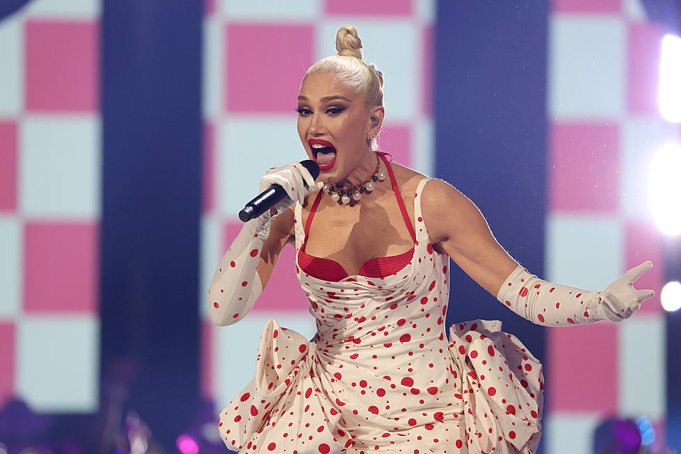 Gwen Stefani on the stage