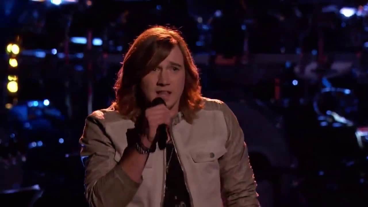 Morgan Wallen wearing a brown jacket on The Voice